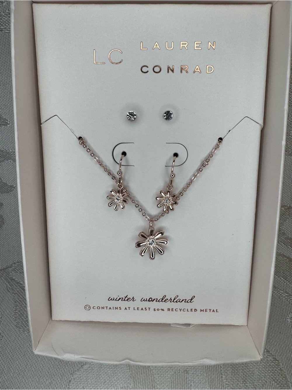 New LC Lauren Conrad Rose Gold Daisy Pendant Necklace & Earring Set